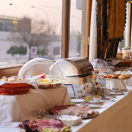 Carlton 酒店 佩斯卡拉