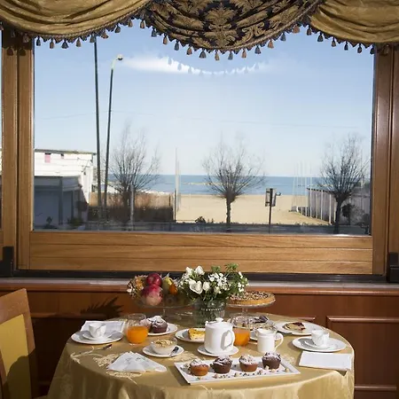 Hotel Carlton 4*