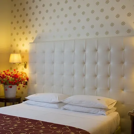 Carlton Hotel