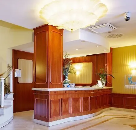 Carlton Hotel