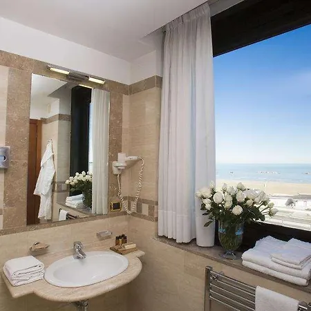 Carlton 4*